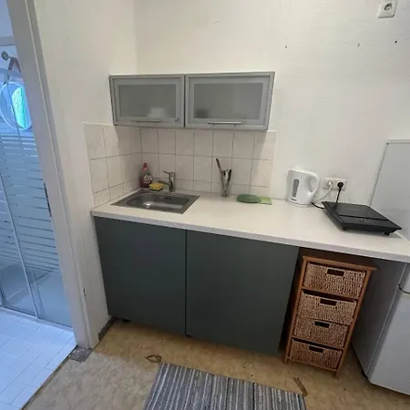 ゲストハウス Monteurzimmer Iris&jasmin Lalendorf